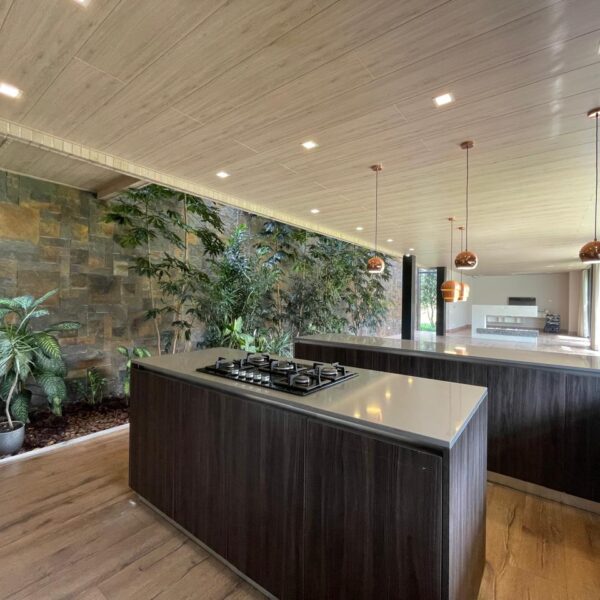 ALTO DE LAS PALMAS 440m2